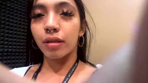 hotfucking_queen1111 online show from 19, 4, 2026