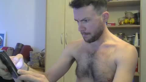 Snapshot of hotgardenersexy chatting on 8, 3, 2026 Le jardinier sexy online show from 8, 3, 2026