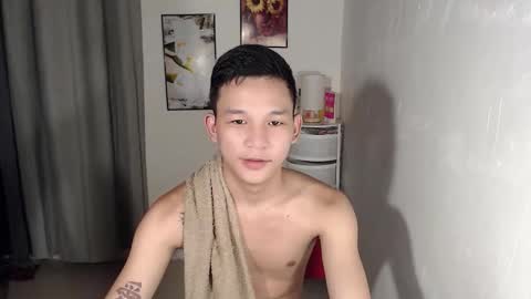 Snapshot of hotguy0503 chatting on 18, 10, 2025 hotguy0503 online show from 18, 10, 2025