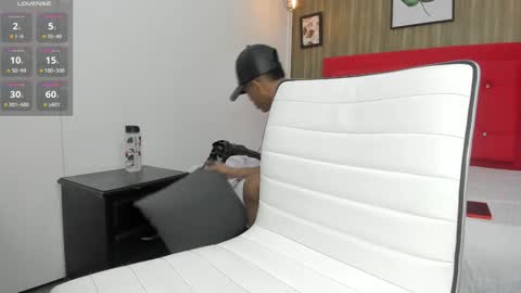 Hotkoljei online show from 3, 12, 2024