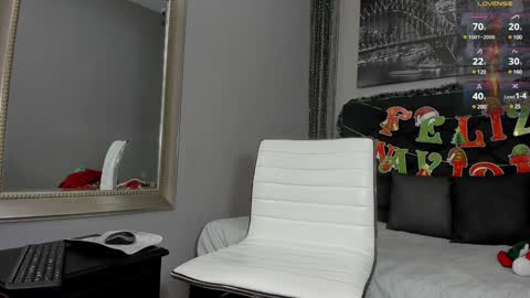 Hotkoljei online show from 29, 12, 2024