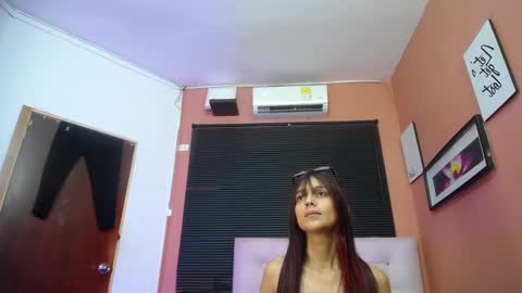 hotlittlechill online show from 15, 2, 2025