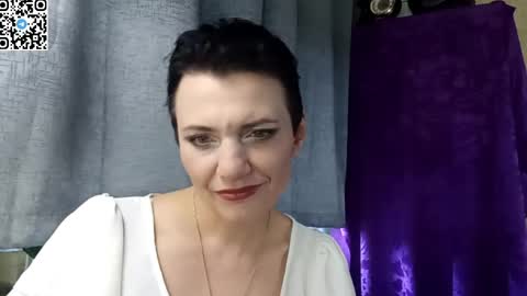 hotmamaqueen234 online show from 19, 4, 2026