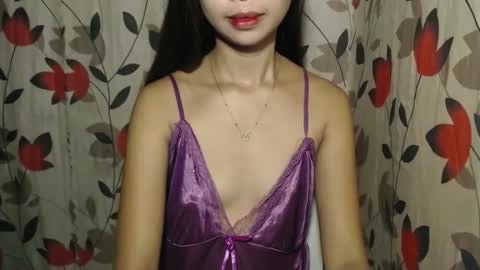 Snapshot of hotmom_gia chatting on 23, 11, 2025 hotmom_gia online show from 23, 11, 2025