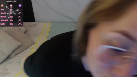 Sussy Bloom  online show from 11, 2, 2026