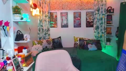 hotpinay_mira online show from 4, 12, 2025