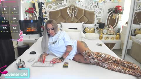 Snapshot of hotred69xxx chatting on 4, 1, 2025 Delya- online show from 4, 1, 2025