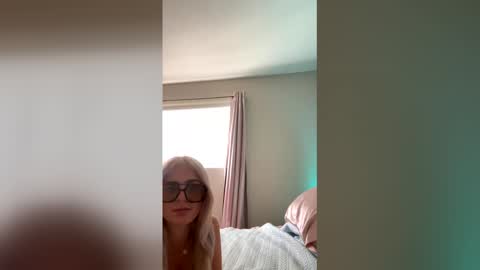 hott7malibu online show from 10, 4, 2026