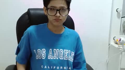 Snapshot of hott_cute69 chatting on 17, 11, 2025 hott_cute69 online show from 17, 11, 2025