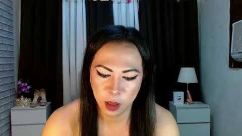 Snapshot of hott_summerr chatting on 8, 1, 2025 Alex Summer online show from 8, 1, 2025