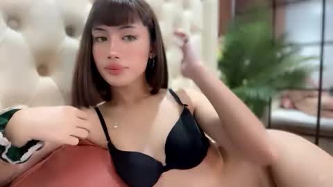 hottie_carlinexx online show from 16, 12, 2025