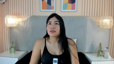 Snapshot of hottie_mine_ chatting on 15, 10, 2025 2pm - 9pm GMT-5 online show from 15, 10, 2025
