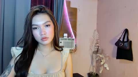 Snapshot of hotty_cassie chatting on 2, 10, 2025 cassie online show from 2, 10, 2025
