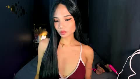 Hi i am Jane half vietnamese and half pinay and would like to meet good person here XOXO online show from 3, 6, 2026