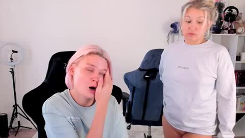 Nessie and Jessie online show from 12, 10, 2025