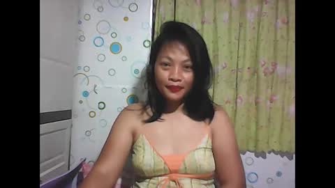 hottyelle1 online show from 15, 4, 2026