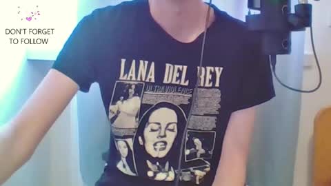 Snapshot of houdenni chatting on 9, 2, 2025 twinkie online show from 9, 2, 2025