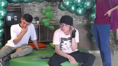 HOWENTS online show from 14, 2, 2025