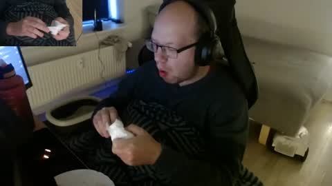 Snapshot of hoyboydkk chatting on 28, 4, 2026 Christian online show from 28, 4, 2026