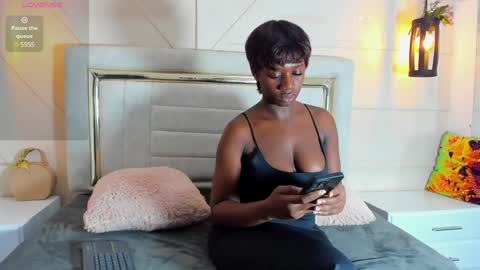 Snapshot of huddah_cam chatting on 27, 12, 2024 huddah online show from 27, 12, 2024