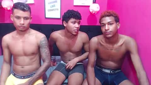 Snapshot of hugecock_black chatting on 15, 1, 2026 jose bigcock i like masturbate my big dick and finger my ass hole i am so hot online show from 15, 1, 2026