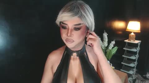 Snapshot of hugecockchristine chatting on 18, 5, 2026 Christine online show from 18, 5, 2026