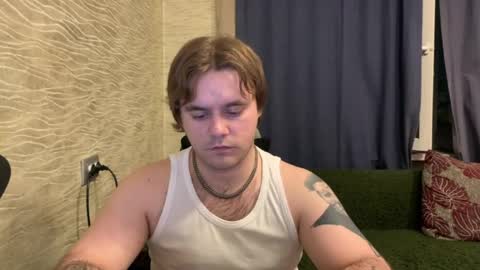 Snapshot of hugo__brad chatting on 27, 4, 2026 Hugo online show from 27, 4, 2026