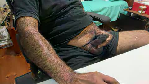 Snapshot of hugo_bulls chatting on 4, 3, 2026 HunkyLover online show from 4, 3, 2026