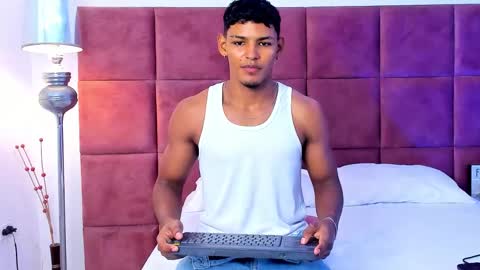 Snapshot of hugo_cano chatting on 14, 9, 2025 Hugo Cano online show from 14, 9, 2025