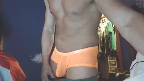 Snapshot of hunglikeray2286 chatting on 24, 5, 2026 hunglikeray2286 online show from 24, 5, 2026