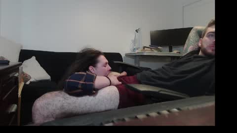 Snapshot of hungmtnman2256 chatting on 28, 4, 2026 hungmtnman2256 online show from 28, 4, 2026