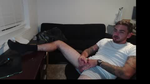 Snapshot of hungmtnman2256 chatting on 12, 7, 2026 hungmtnman2256 online show from 12, 7, 2026