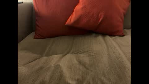 Snapshot of hungron9 chatting on 27, 9, 2025 AARON online show from 27, 9, 2025