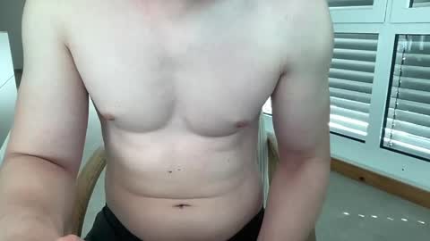 Snapshot of hungwank95 chatting on 10, 5, 2026 hungwank95 online show from 10, 5, 2026