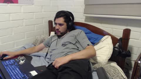 Snapshot of hungweeb chatting on 19, 12, 2024 Rod online show from 19, 12, 2024