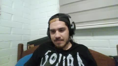 Snapshot of hungweeb chatting on 17, 1, 2025 Rod online show from 17, 1, 2025