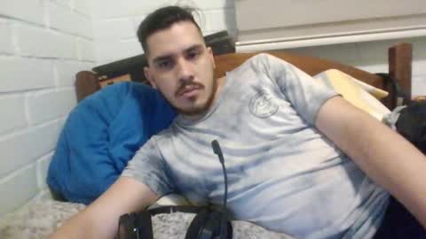 Snapshot of hungweeb chatting on 22, 1, 2025 Rod online show from 22, 1, 2025