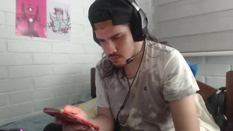 Snapshot of hungweeb chatting on 13, 2, 2025 Rod online show from 13, 2, 2025