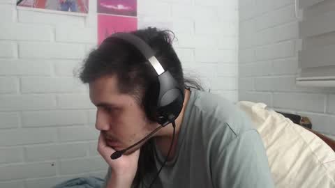 Snapshot of hungweeb chatting on 16, 2, 2025 Rod online show from 16, 2, 2025