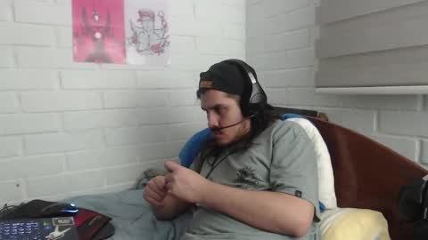 Snapshot of hungweeb chatting on 17, 2, 2025 Rod online show from 17, 2, 2025