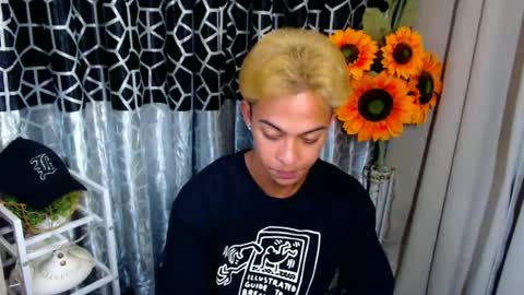 Snapshot of hunk_edward chatting on 3, 7, 2026 hunk_edward online show from 3, 7, 2026