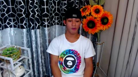 Snapshot of hunk_edward chatting on 7, 7, 2026 hunk_edward online show from 7, 7, 2026
