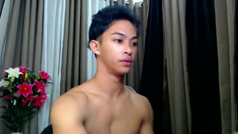 Snapshot of hunk_edward chatting on 8, 7, 2026 hunk_edward online show from 8, 7, 2026