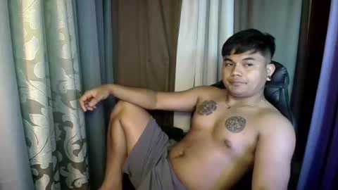 hunkyzeus online show from 12, 7, 2026