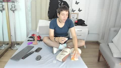 Snapshot of hunter_exe_ chatting on 20, 4, 2026 hunter exe online show from 20, 4, 2026