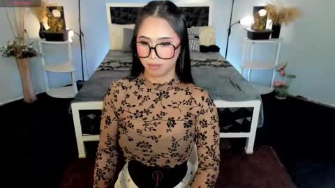 HELLO HANNAH IS BACK online show from 24, 11, 2025