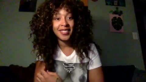 Snapshot of hunyybunz chatting on 4, 12, 2024 Goddess Hunyy online show from 4, 12, 2024