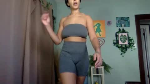 Snapshot of hunyybunz chatting on 28, 1, 2025 Goddess Hunyy online show from 28, 1, 2025