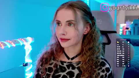 Snapshot of hustleebabyy_vikki chatting on 10, 11, 2025 Vika online show from 10, 11, 2025