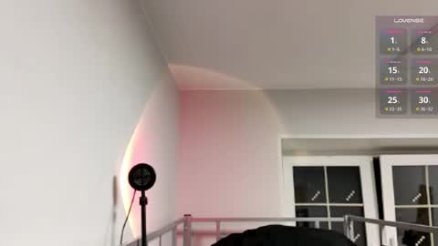 M I A online show from 11, 11, 2025